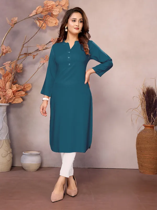 Teal_Pure_Viscose_Mandarin_V-Neck_Neck_Knee_Length_3/4_Sleeve_Kurti_For_Women
