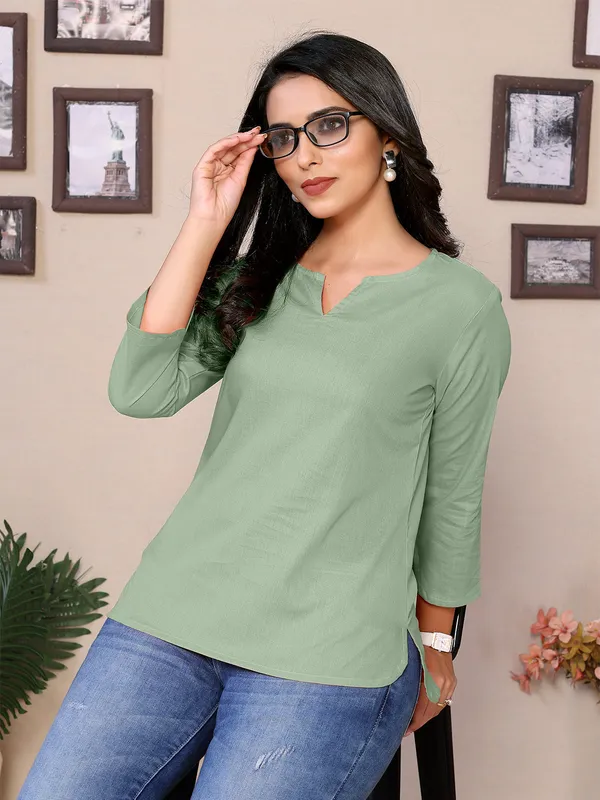 Pista_Cotton_Round_V-Neck_Neck_Hip_Length_3/4_Sleeve_Tunic_For_Women