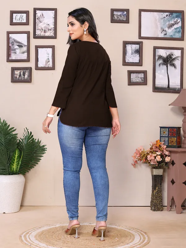 Brown_Cotton_Round_V-Neck_Neck_Hip_Length_3/4_Sleeve_Tunic_For_Women