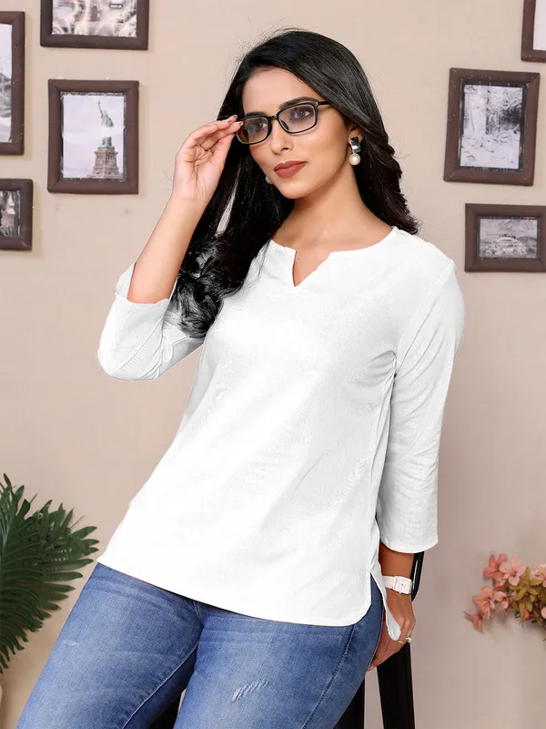White_Cotton_Round_V-Neck_Neck_Hip_Length_3/4_Sleeve_Tunic_For_Women