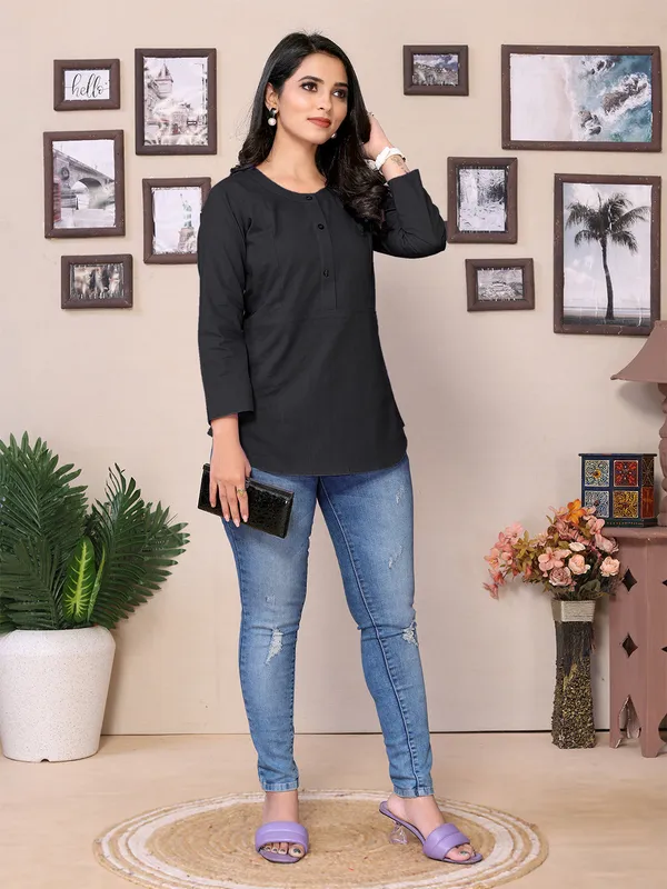 Black_Cotton_Mandarin_V-Neck_Neck_Hip_Length_3/4_Sleeve_Tunic_For_Women