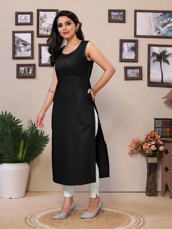 Black_Cotton_Mandarin_Neck_Knee_Length_Kurti_For_Women