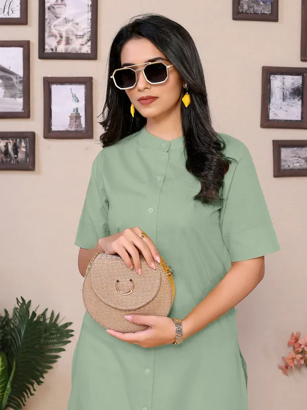 Pista_Cotton_Round_Collar_Neck_Knee_Length_3/4_Sleeve_Kurti_For_Women