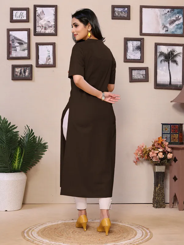 Brown_Cotton_Mandarin_Collar_Neck_Knee_Length_Half_Sleeve_Kurti_For_Women