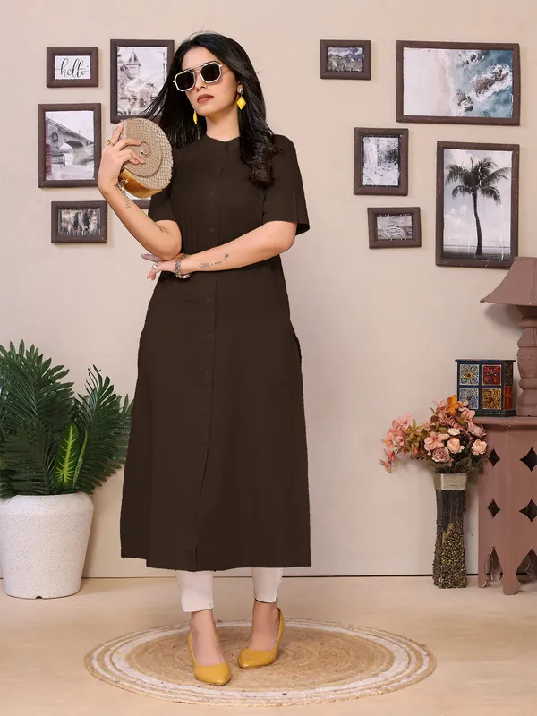 Brown_Cotton_Mandarin_Collar_Neck_Knee_Length_Half_Sleeve_Kurti_For_Women