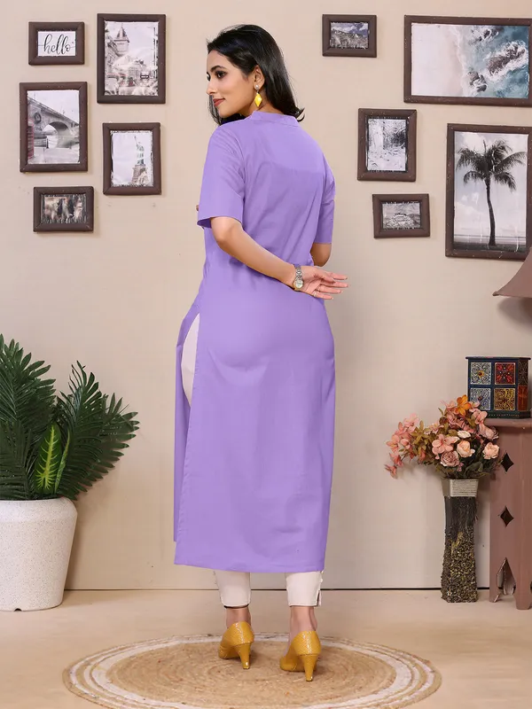 Lavender_Cotton_Mandarin_Collar_Neck_Knee_Length_Half_Sleeve_Kurti_For_Women