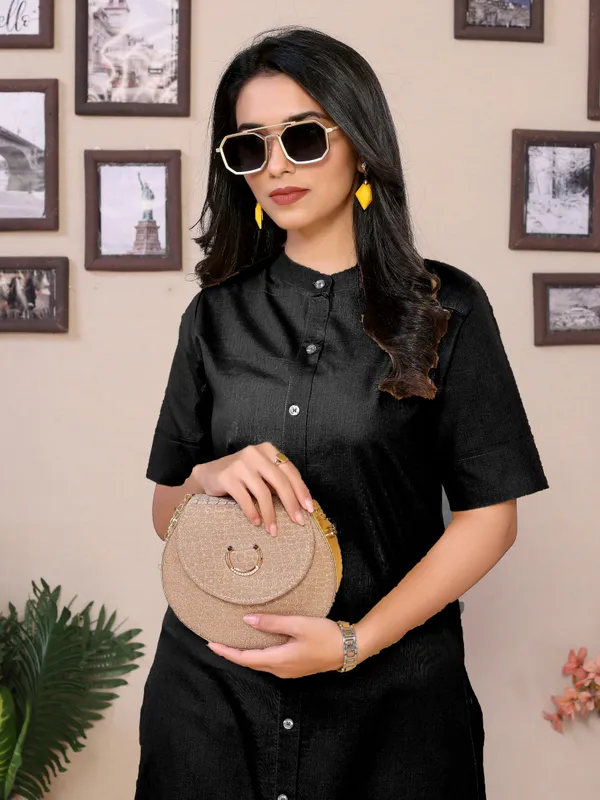 Black_Cotton_Mandarin_Collar_Neck_Knee_Length_3/4_Sleeve_Kurti_For_Women