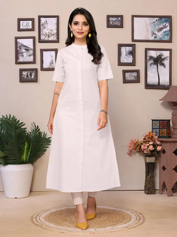 White_Cotton_Mandarin_Neck_Knee_Length_3/4_Sleeve_Kurti_For_Women