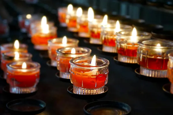 Silver_Round_Magic_Floating_Tealight_Candles_For_Pooja_Decoration_(Pack_Of_100_|_2_Cm_Dia)_(Pack_Of_100)