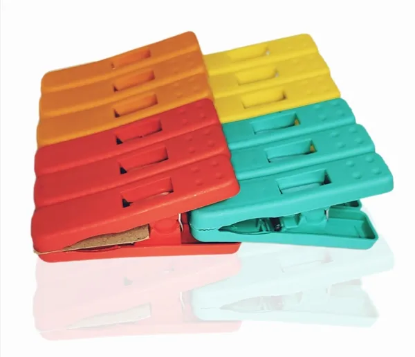 Multicolor_Plastic_Heavy_Duty_Cloth_Clips_For_Drying_Cloth_(8_Cm_Long)