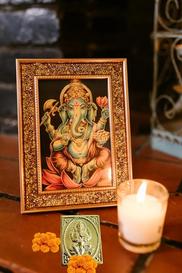 Golden_Ganesh_Idol_Set_For_Vastu_Pooja_(2.5_Cm)