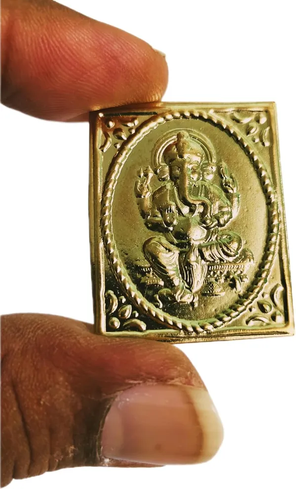 Golden_Ganesh_Idol_Set_For_Vastu_Pooja_(2.5_Cm)