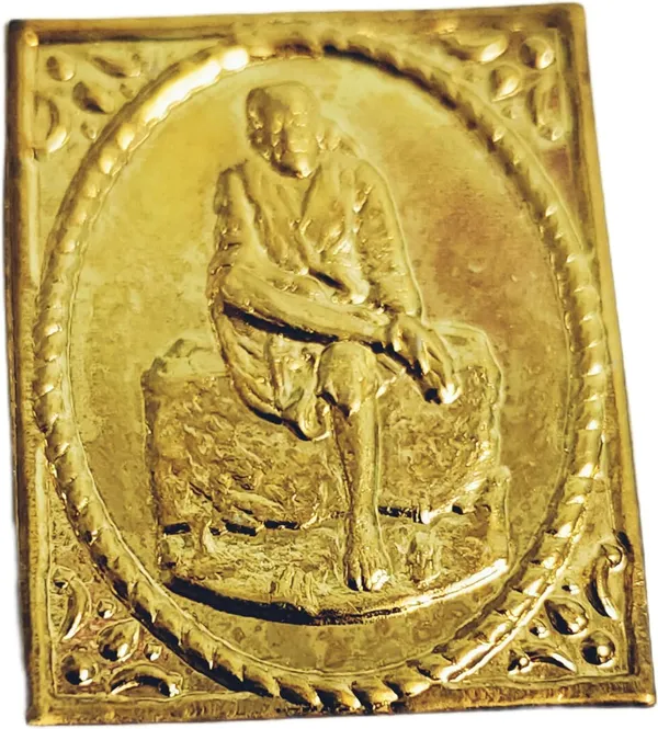 Golden_Saibaba_Statue_For_Vastu_Pooja_(2.5_Cm)