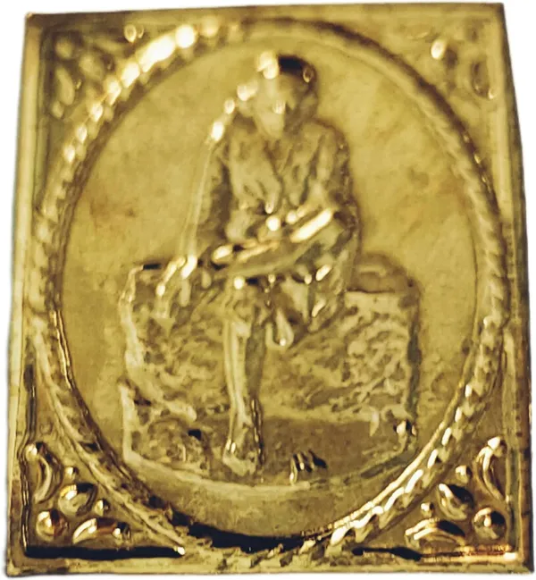 Golden_Saibaba_Statue_For_Vastu_Pooja_(2.5_Cm)