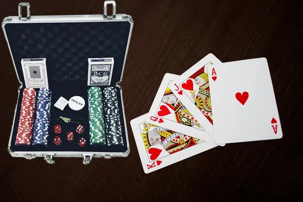 ‎Multicolor_Poker_Set_Chips_Cards_Kit_For_Table_Game_(200_Chips)_(30_X_25_X_7_Cm)