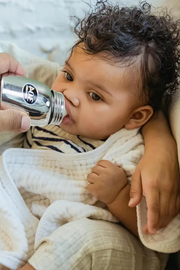 Silver_Stainless_Steel_Baby_Feeding_Milk_Water_Bottle_For_New_Born_With_Cleaning_Brush_(200Ml)