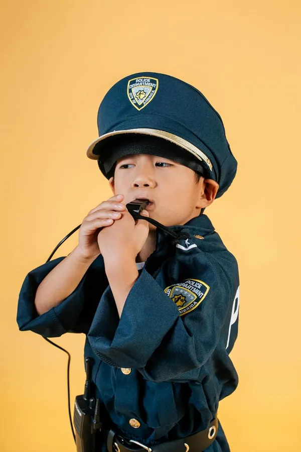 Black_Plastic_Whistle_For_Sports_Coach_Referee_Police_Football_Police_High_Sound_With_Rope_Lanyard_For_Kids