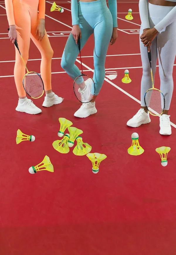 Yellow_Pu_&_Nylon_Shuttlecock_Set_For_Badminton