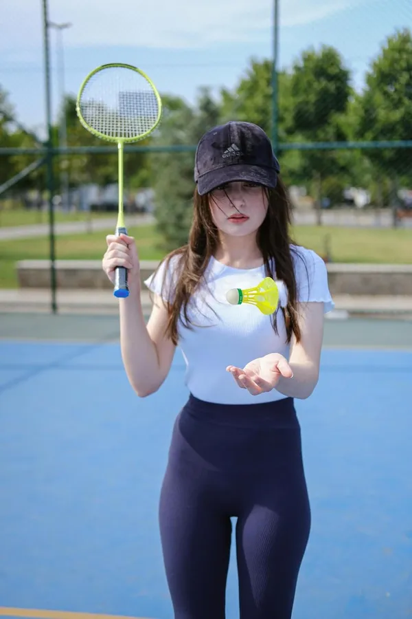 Yellow_Pu_&_Nylon_Shuttlecock_Set_For_Badminton