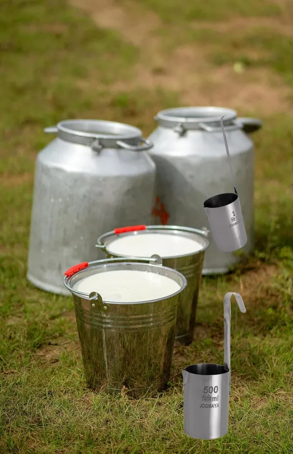 Silver_Stainless_Steel_Milk_Measuring_Cup_With_Handle_(500_Ml)