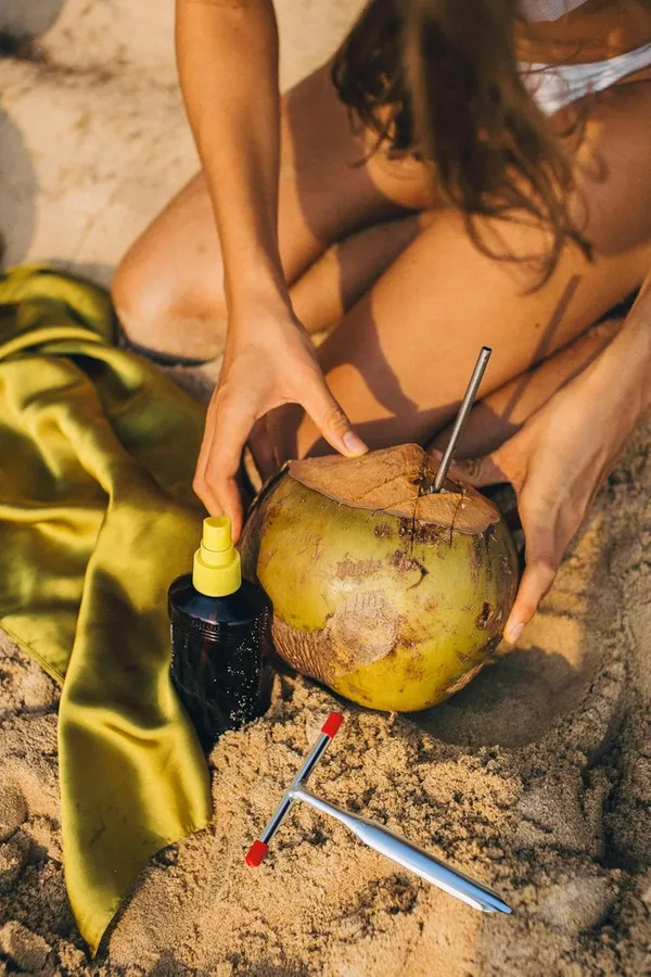 Silver_Red_Stainless_Steel_Coconut_Opener_Manual_Hand_Machine_(15_X_11_Cm)