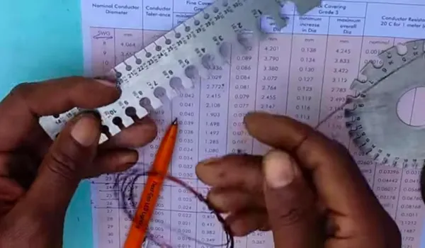Silver_Flat_Ruler_Type_Plate_Meter_Measuring_Tool_Scale_(8.5_Cm)