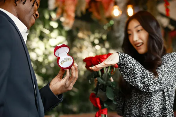 Red_Fancy_Stylish_Velvet_Finger_Ring_Box_(Foot_Ball_Ring_Box)