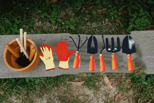 Orange_Garden_Tool_Set_Kit_Box_(Cultivator,_Big_And_Small_Trowel,_Weeder,_Fork,_Cut_Resistance_Gloves)_(Pack_Of_6)_(28_X_7_X_5_Cm)