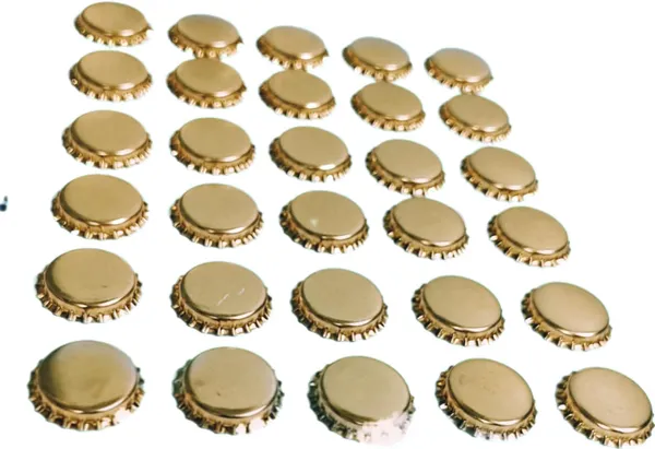 Gold_Metal_Crown_Caps_For_Bottles_(3000_Pcs_|_3_Cm_Dia)_(Pack_Of_3000)