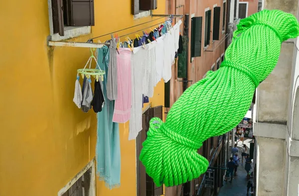 Green_Nylon_Twisted_Clothesline_For_Drying_Clothes_(5Mm_Thick)_(50_Mtr)
