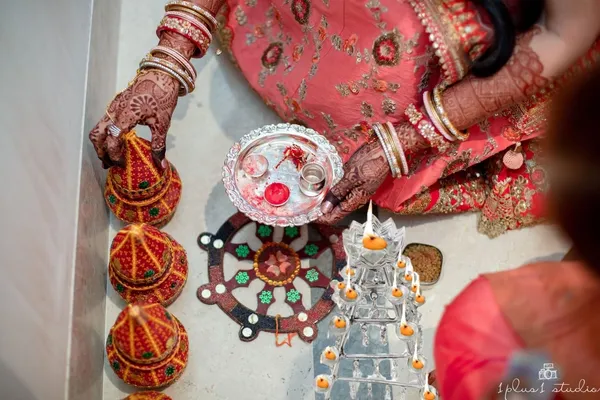 Silver_Pyramid_Light_Holder_For_Diwali_Pooja_Home_Decoration_(17_X_12_X_5_Cm)
