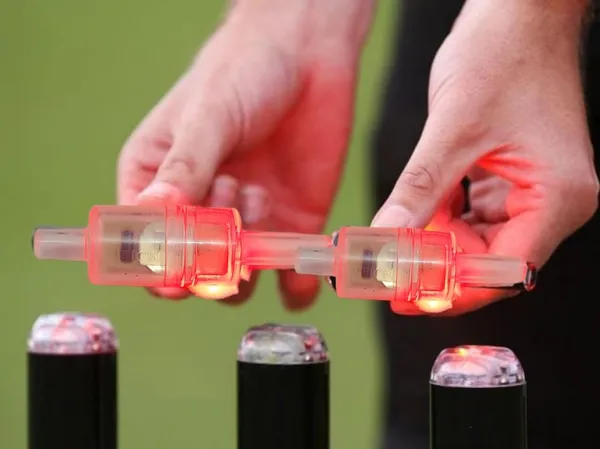 Clear_Led_Bails_For_Stumps_(71.1_X_3.8_X_71.1_Cm)