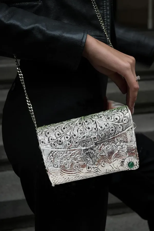 Silver_Antique_Oxidised_Finished_Metal_Purse_Clutch_Bag_For_Women_(18_X_7_X_12_Cm)