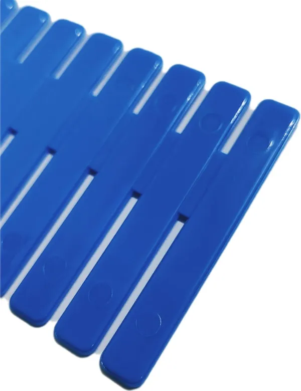 Multicolor_Plastic_Thread_And_Needle_Organizer_Sheet_Plate_Device_Box_For_Embroidery_(31_X_7_X_0.5_Cm)