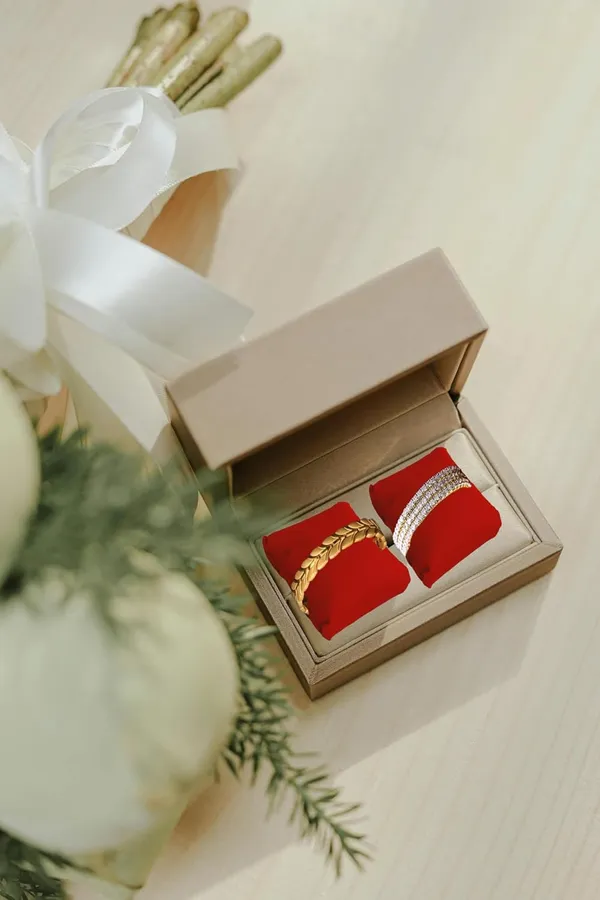 Velvet_Red_Small_Pillow_For_Jewellery_Display_(8L_X_7W_X_4H)_(Pack_Of_6)