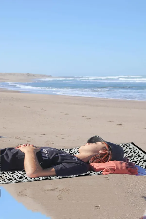 ‎Multicolor_Plastic_Folding_Mattress_For_Home_And_Travelling_Picnic_(1_Person_Sleeps)_(2.25_X_6.5_Feet)