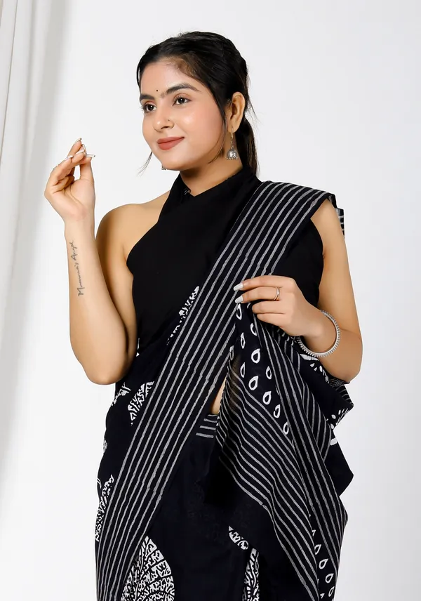 Black_Jaipuri_Block_Print_Bagru_Hand_Block_Printed_Mulmul_Cotton_Saree_For_Woman