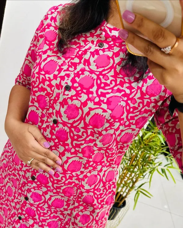 Pink_Best_Designer_Latest_Suit_For_Women