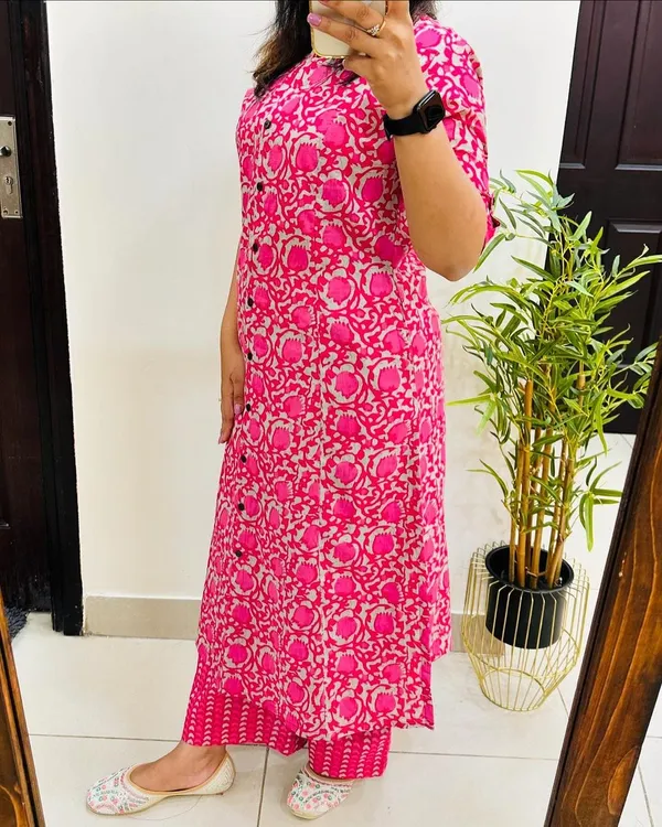 Pink_Best_Designer_Latest_Suit_For_Women