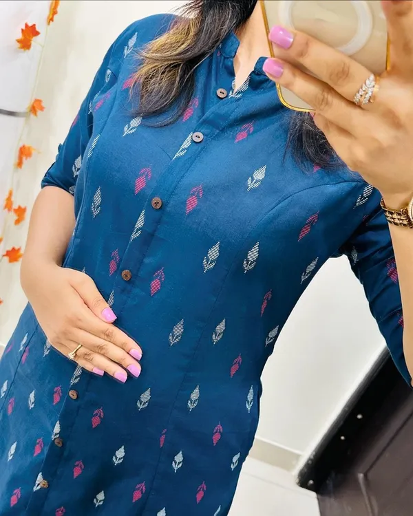 Blue_Best_Designer_Latest_Suit_For_Women