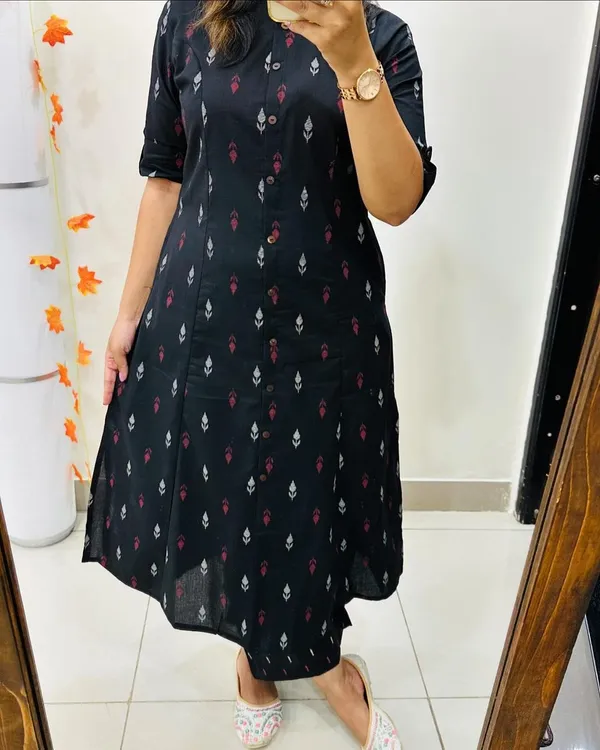 Black_Best_Designer_Latest_Suit_For_Women