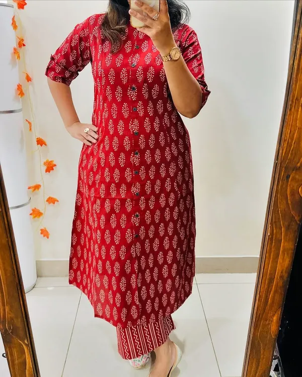 Red_Best_Designer_Latest_Suit_For_Women