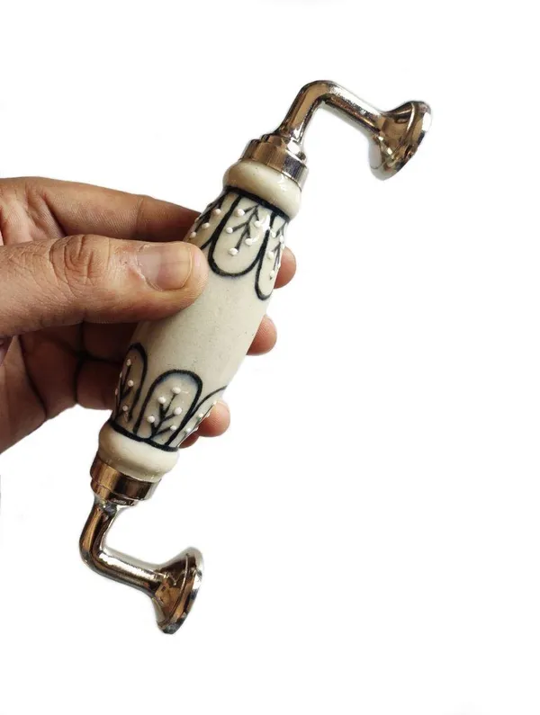 Silver_Ceramic_Door_Handle_Silver_Finish_-_Scratch_Proof_100%_(Size_6_Inch,_Strip_Embossing_Hand_Painted)_(3)