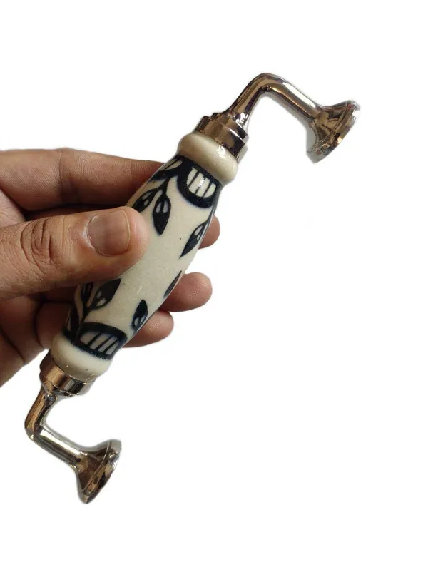 Silver_Ceramic_Door_Handle_Silver_Finish_-_Scratch_Proof_100%_(Size_6_Inch,_Strip_Embossing_Hand_Painted)_(4)