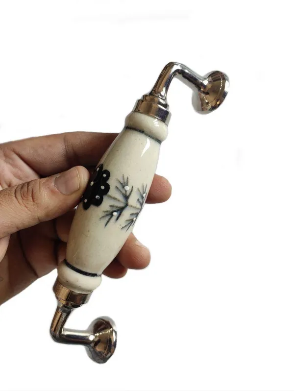Silver_Ceramic_Door_Handle_Silver_Finish_-_Scratch_Proof_100%_(Size_6_Inch,_Strip_Embossing_Hand_Painted)_(5)