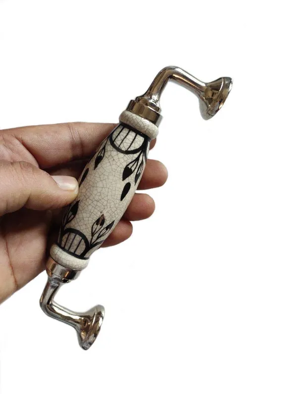 Silver_Crackle_Design_Ceramic_Door_Handle_Silver_Finish_-_Scratch_Proof_100%_(Size_6_Inch,_Flower_Hand_Painted)