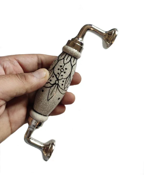Silver_Crackle_Design_Ceramic_Door_Handle_Silver_Finish_-_Scratch_Proof_100%_(Size_6_Inch,_Flower_Hand_Painted)