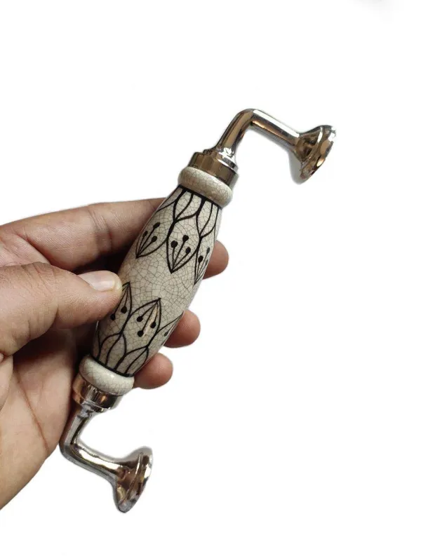 Silver_Crackle_Design_Ceramic_Door_Handle_Silver_Finish_-_Scratch_Proof_100%_(Size_6_Inch,_Flower_Hand_Painted)