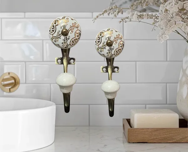 Maison_Belle-_Art_&_Craft_Ceramic_Wall_Hook_(2.)