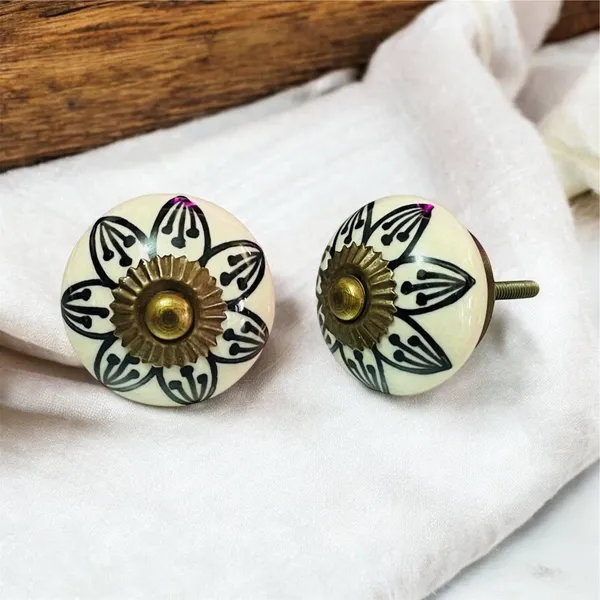 Maison_Belle_Ceramic_Door_Knobs_-_Gold_Antique_Finish_(Size_1.75_INCH,_Pack_of_6)_(Black_Hand_Painting)